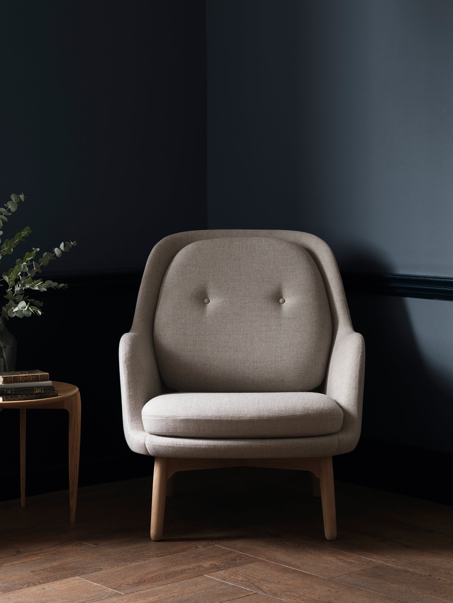 Fri Lounge Chair JH5 - Single Upholstery by Fritz Hansen / Sunniva 717