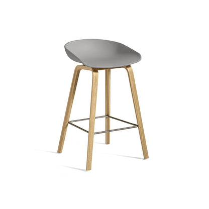 About A Stool AAS 32 by HAY - H 65cm /  Concrete Grey Shell / Lacquered Oak Base