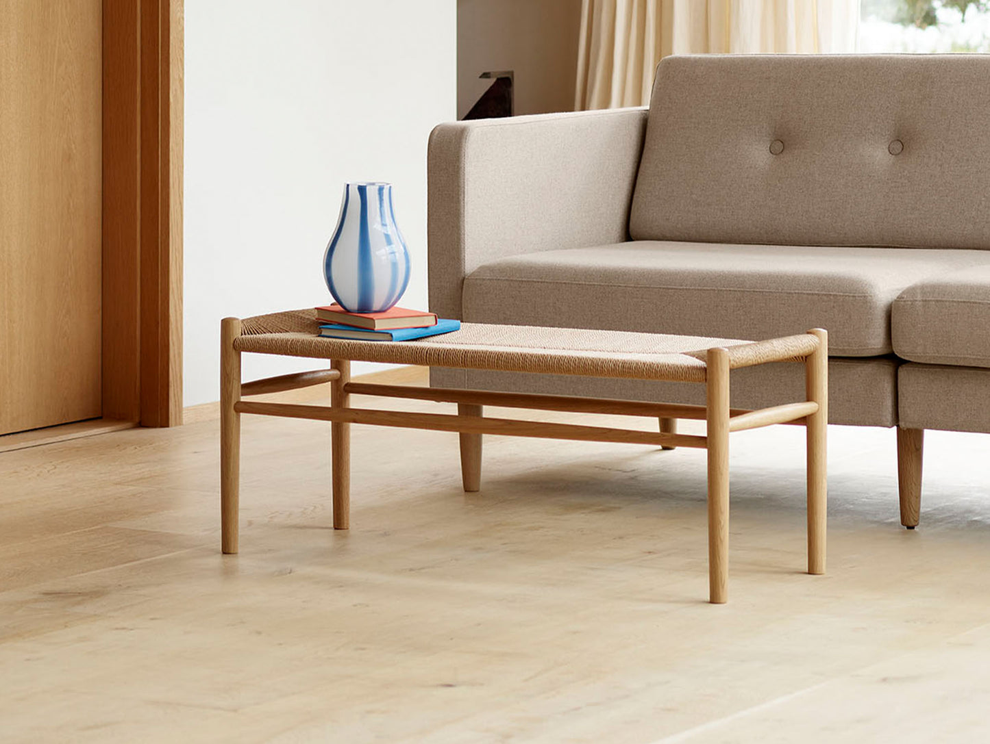 J83B Bench by FDB Mobler - Lacquered Oak