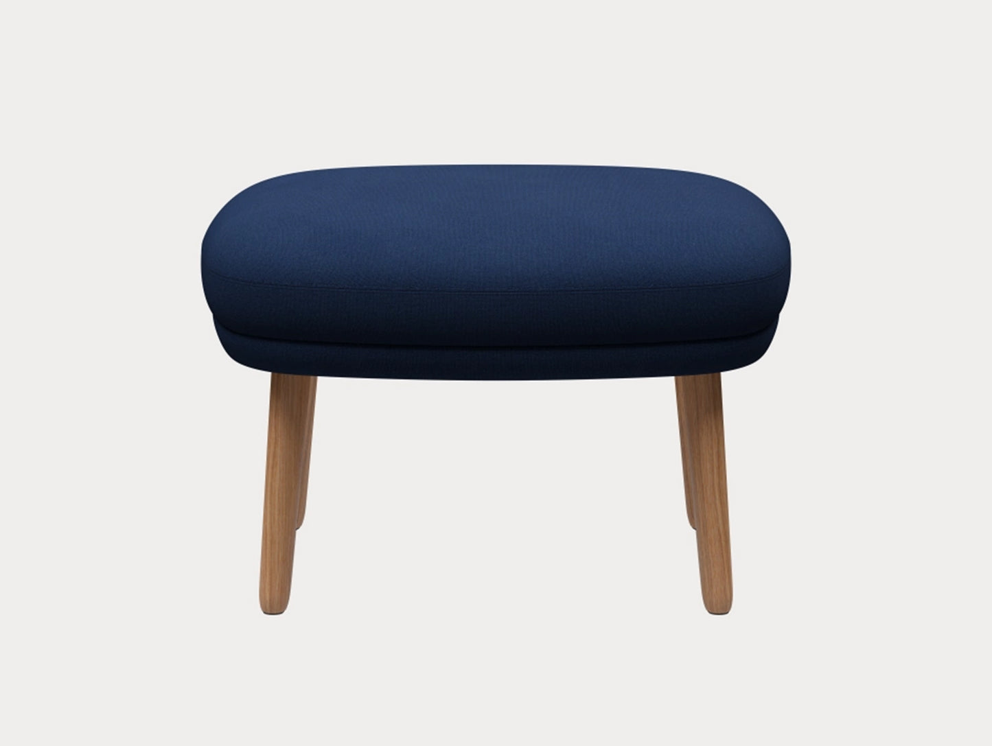 Fri Ottoman by Fritz Hansen - JH15 / 
Outside: Christianshavn 1153 / Seat: Christianshavn 1153