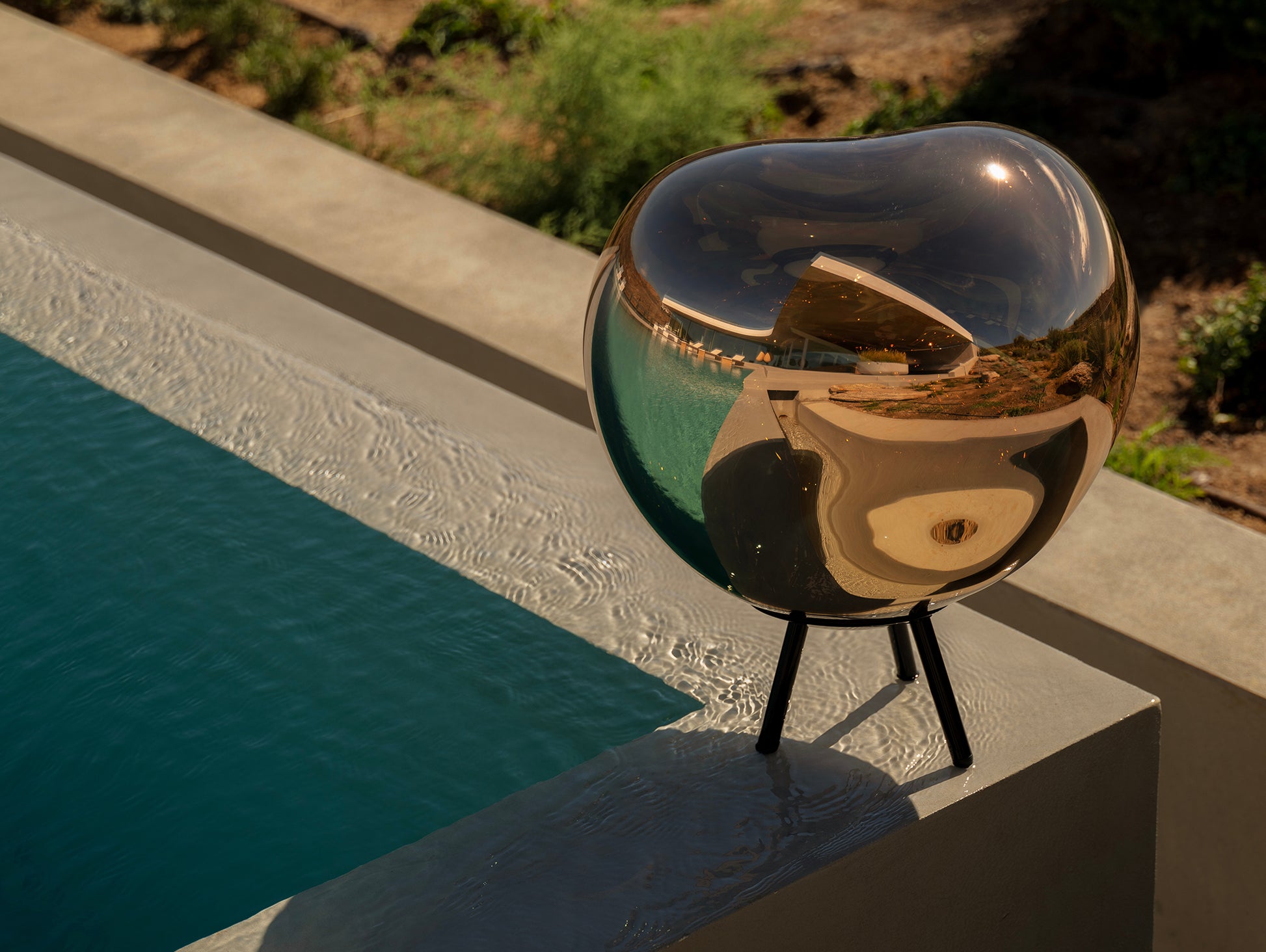 Melt Large LED Portable Lamp by Tom Dixon 