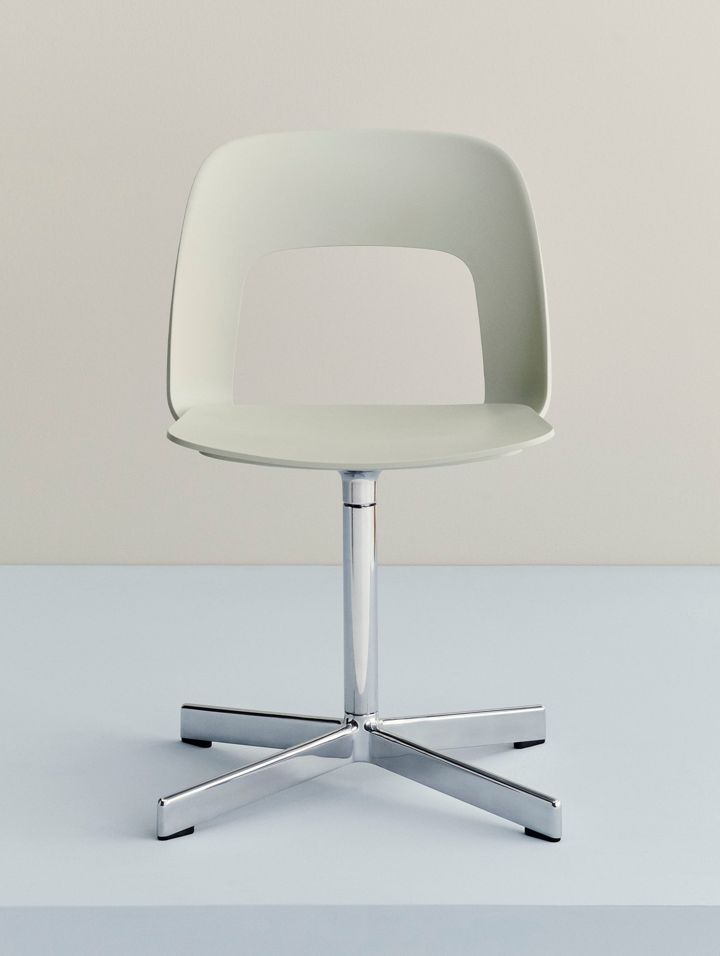 Layout Chair - Swivel Base by HAY