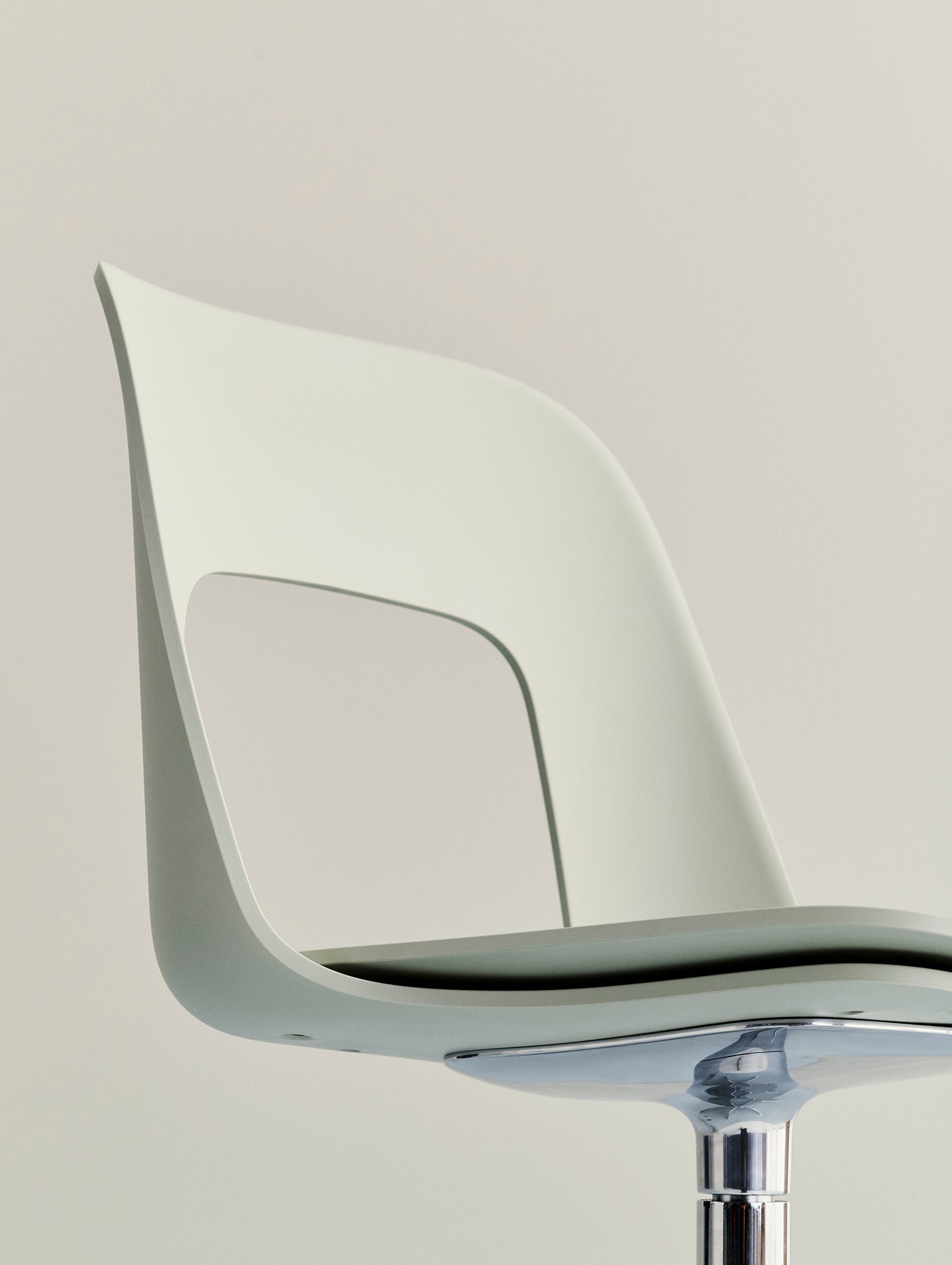 Layout Chair - Swivel Base by HAY