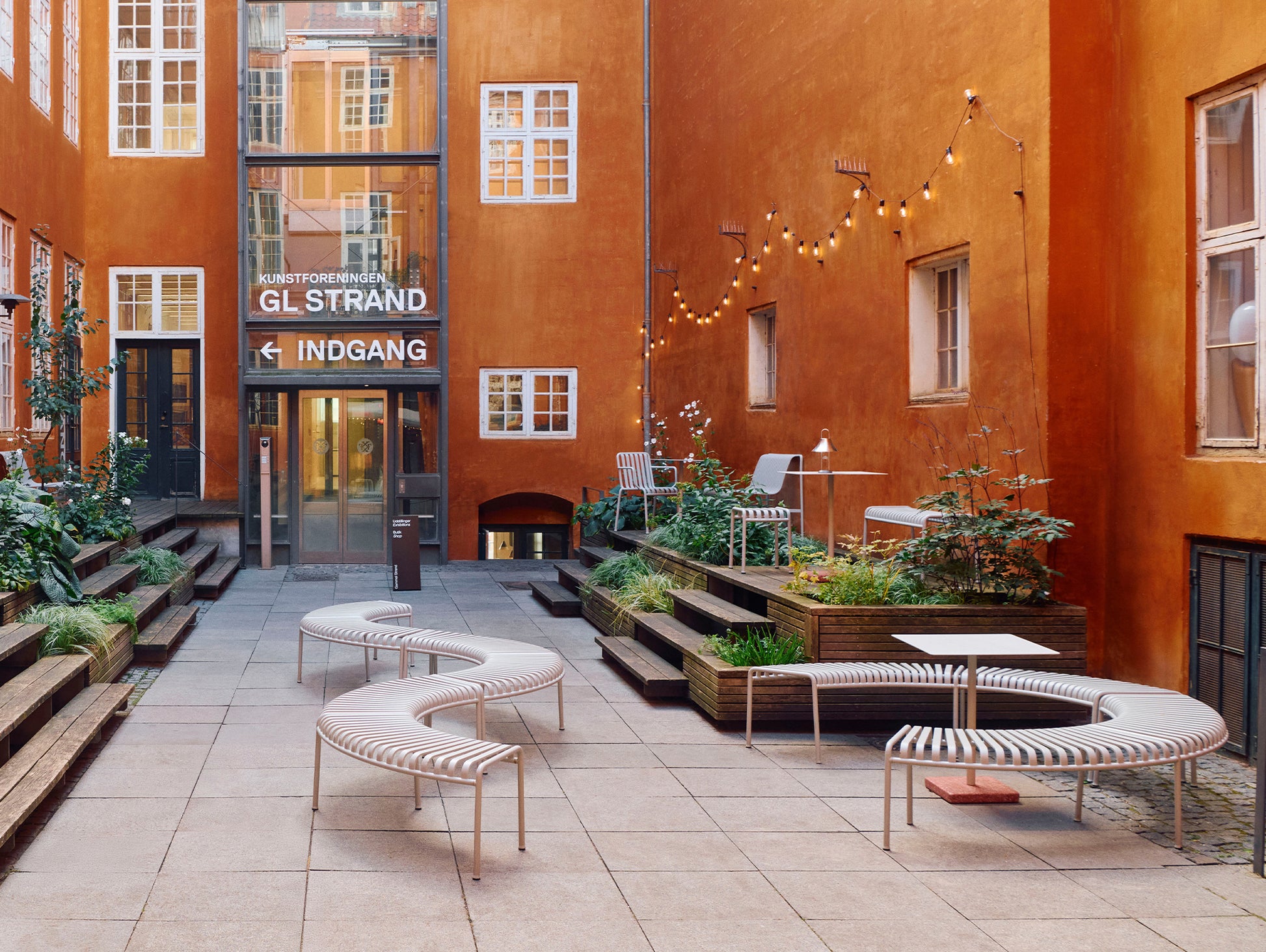 Palissade Park Bench by HAY 