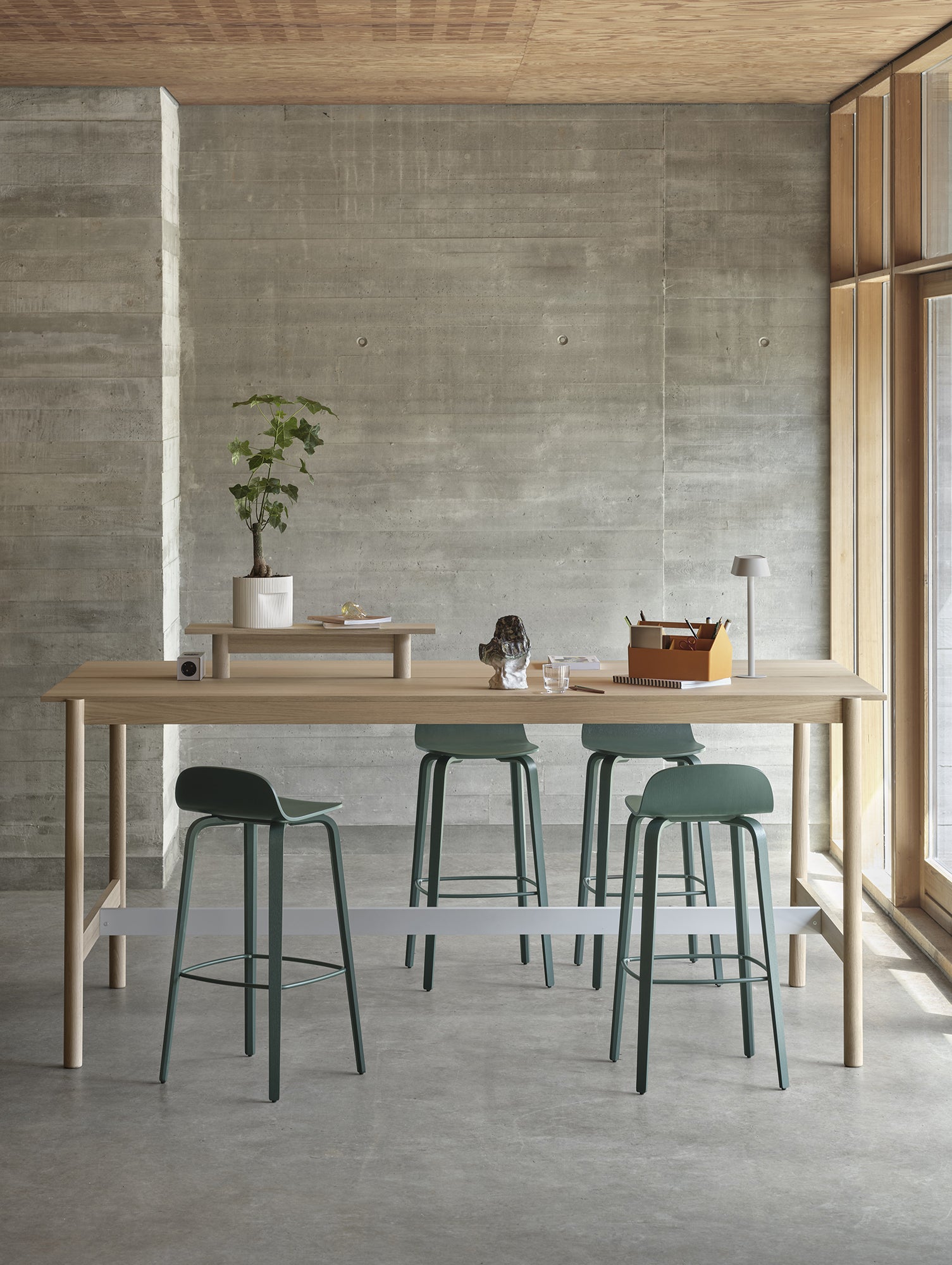 Visu Bar Stool by Muuto - Height: 75 cm / Dark Green