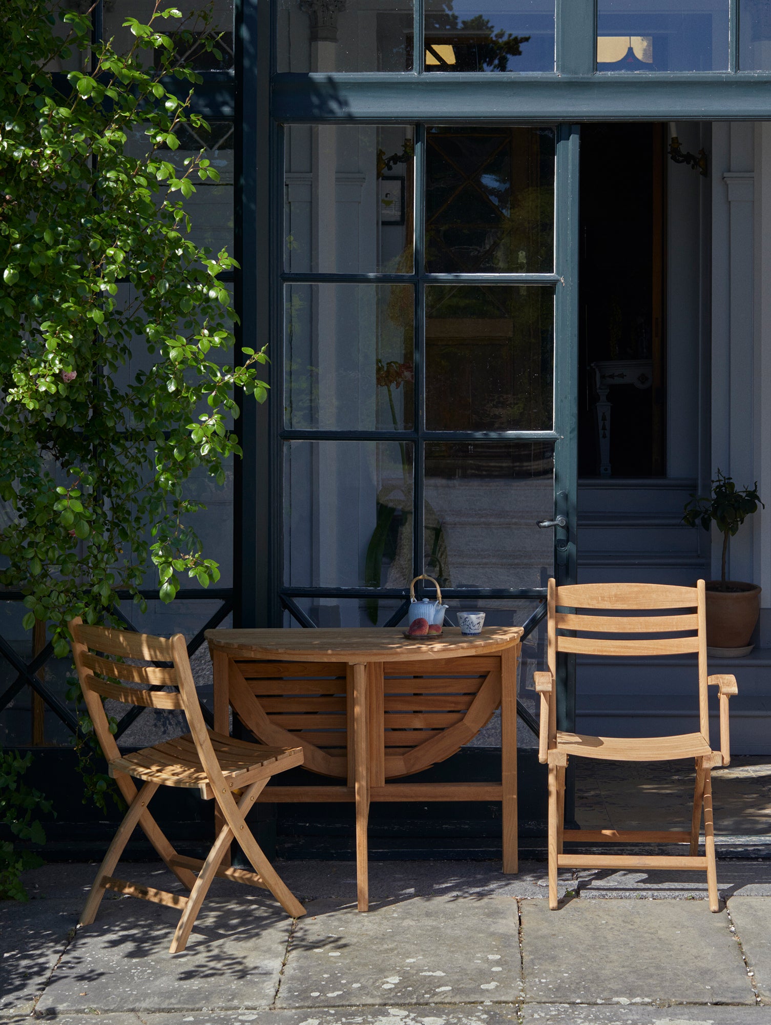 Selandia Table - Round by Fritz Hansen