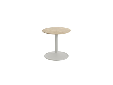 Soft Side Table by Muuto - Diameter : 41 cm / Height: 40 cm in solid oak top and grey base