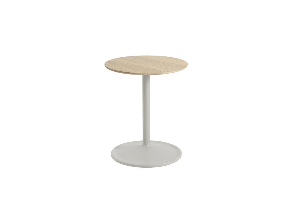 Soft Side Table by Muuto - Diameter : 41 cm / Height: 48 cm in solid oak top and grey base