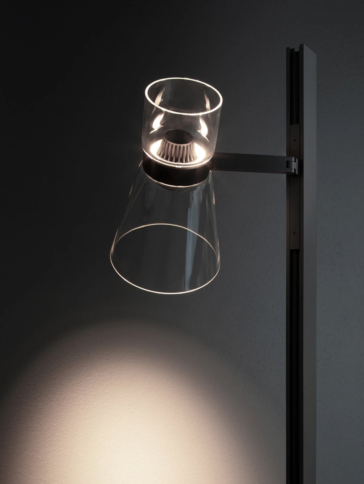 Nocturne Floor 1 Lamp by Flos - Cone / Black