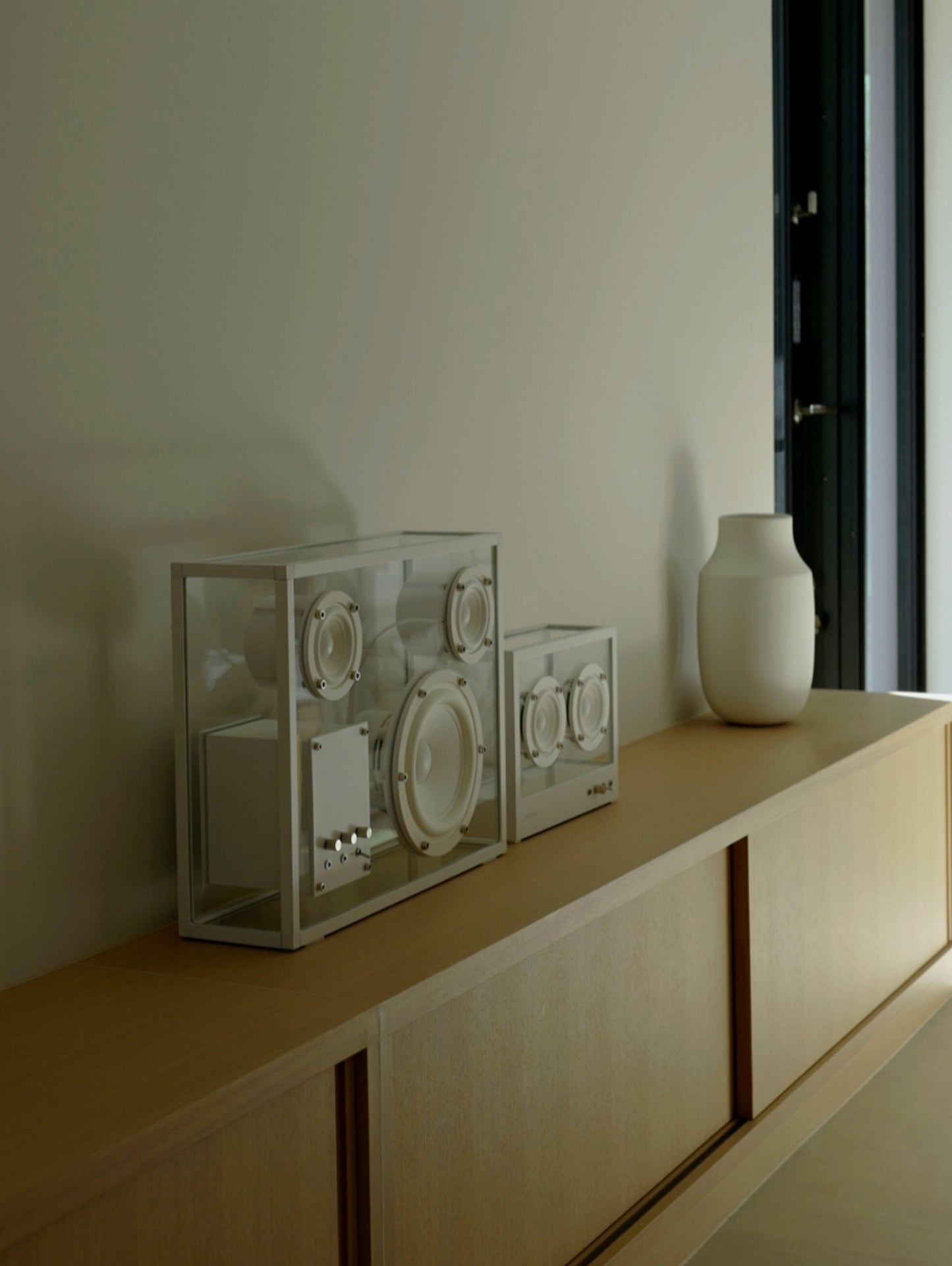 Large Transparent Speaker by Transparent - White