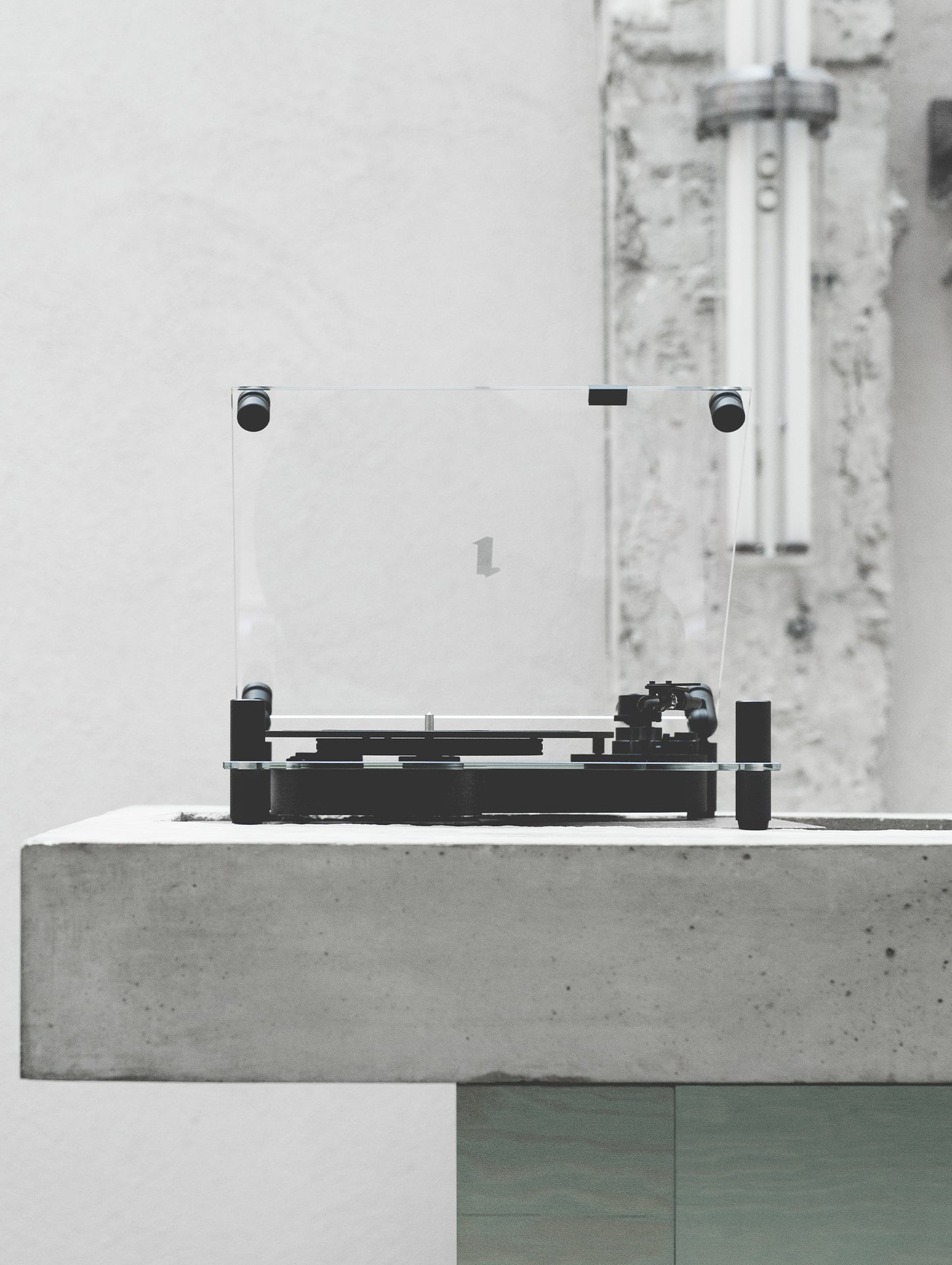 Transparent Turntable by Transparent - Black