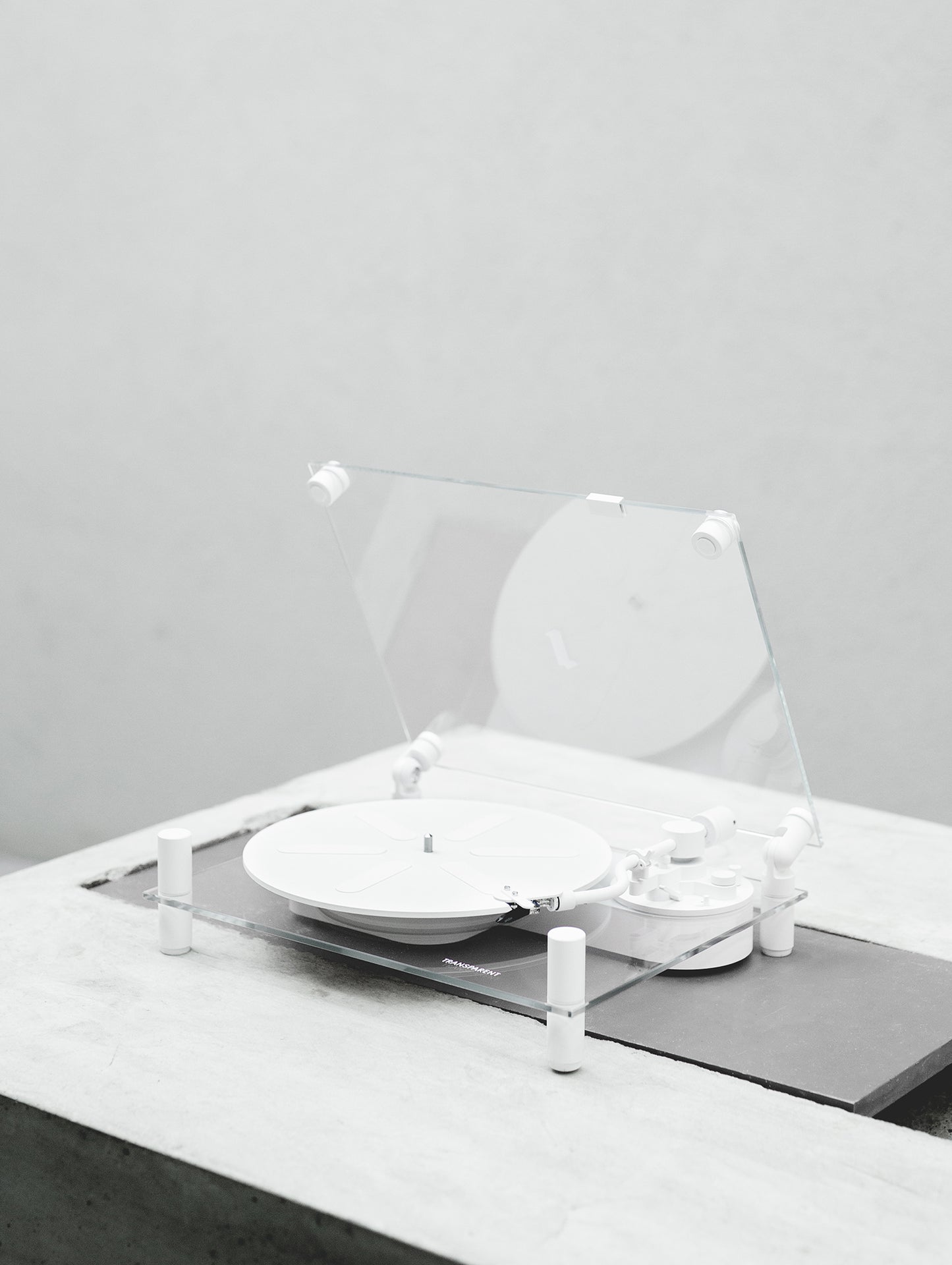 Transparent Turntable by Transparent - White