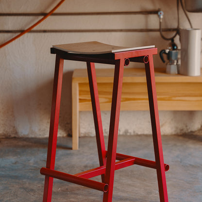 Taburete 8 Bar Stool by HAY - Low / Lacquered Oak Seat / Signal Red Base