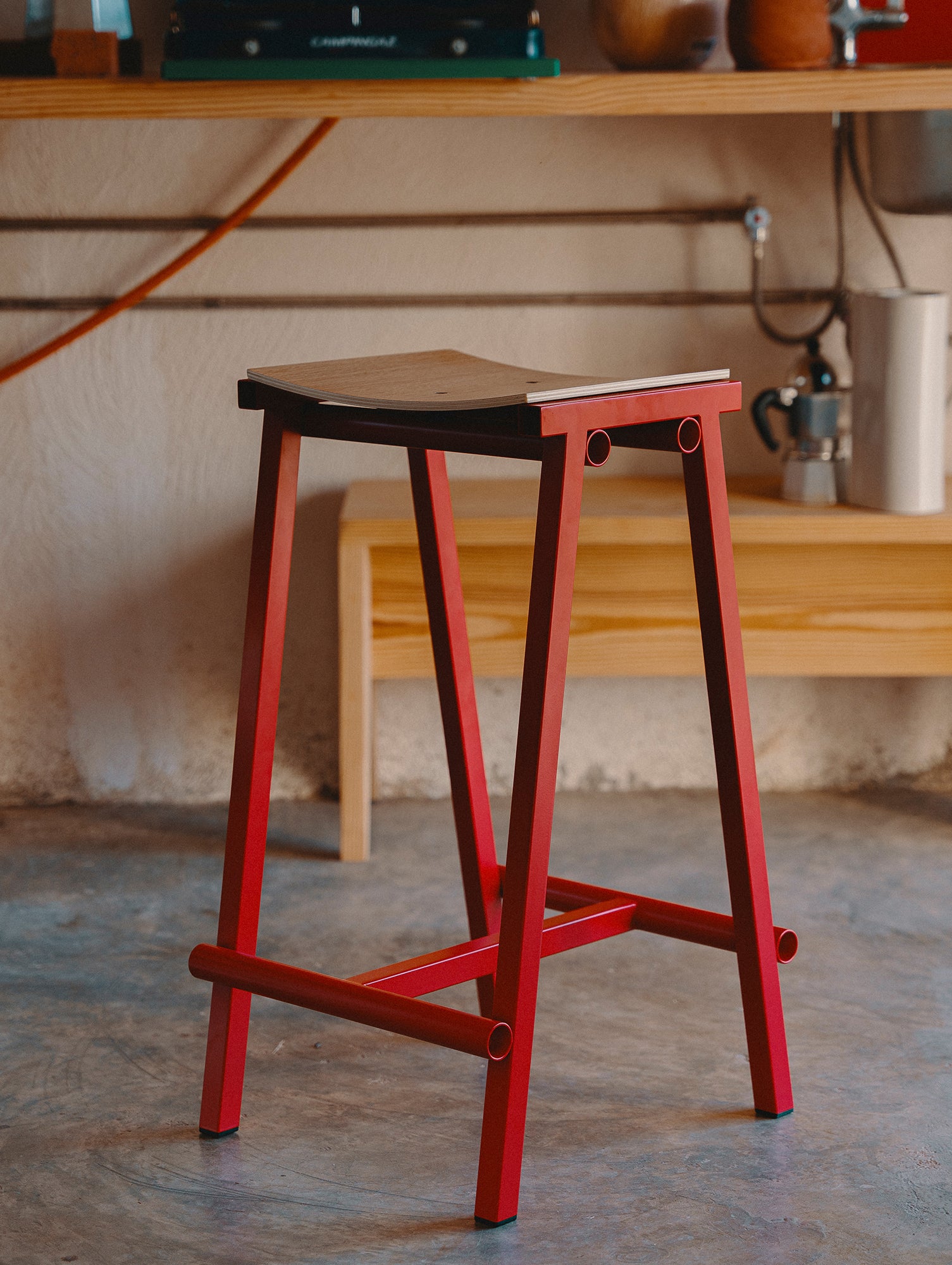 Taburete 8 Bar Stool by HAY - Low / Lacquered Oak Seat / Signal Red Base