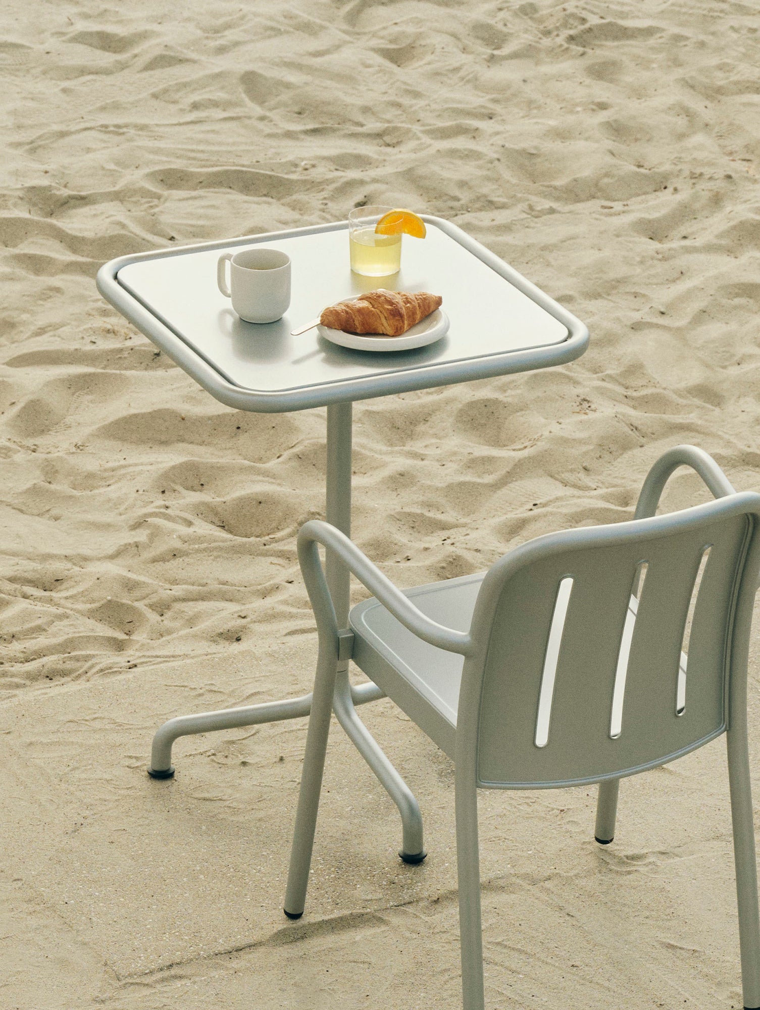 Barro Plate - Set of 2 by HAY