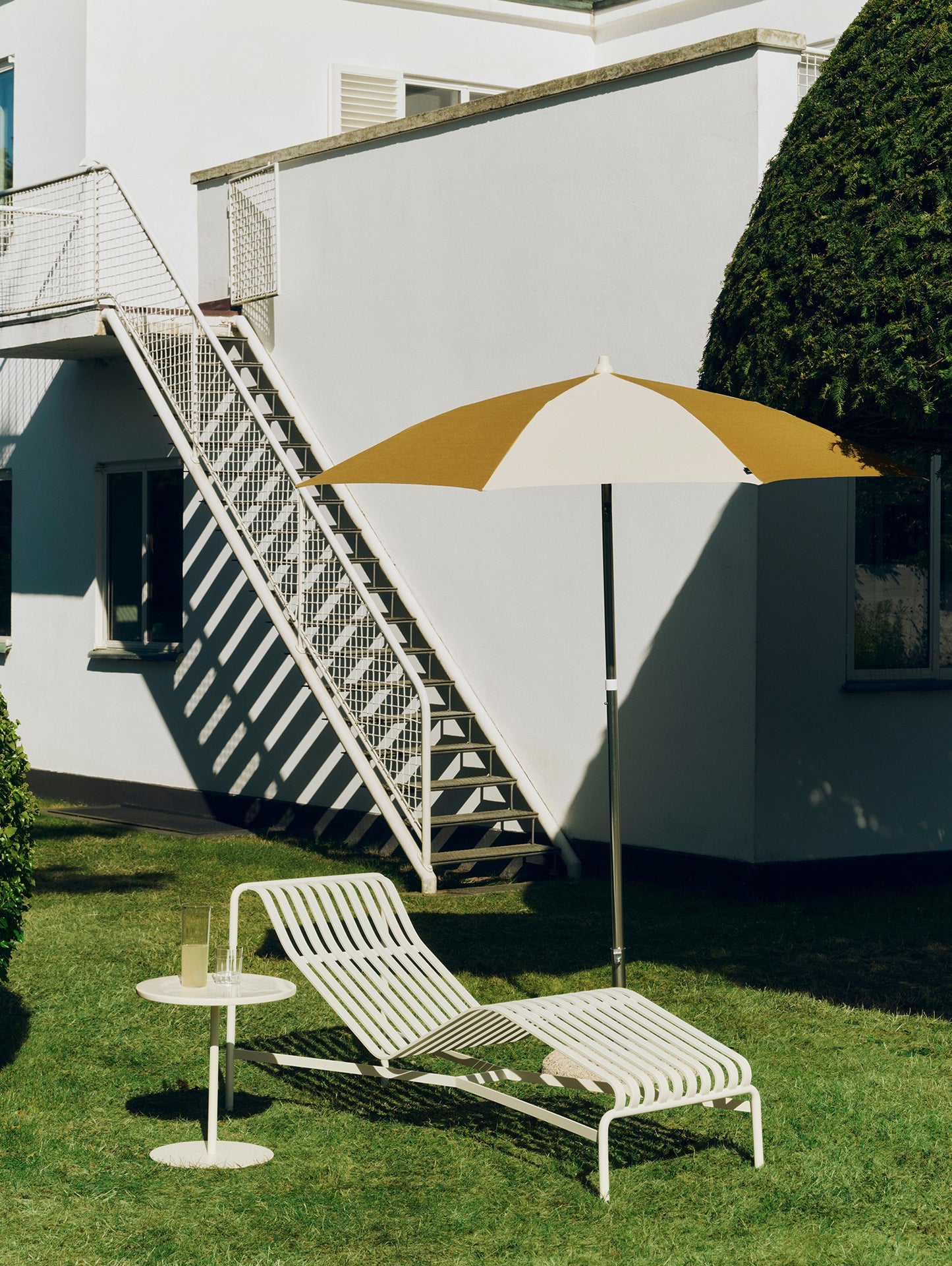 Terrazza Parasol by HAY - Octagon / Off White and Ochre