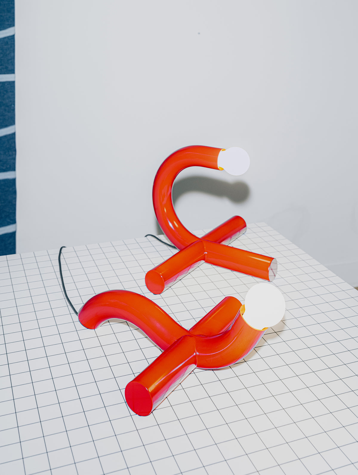 La Due Table Lamp by Valerie Objects - Red