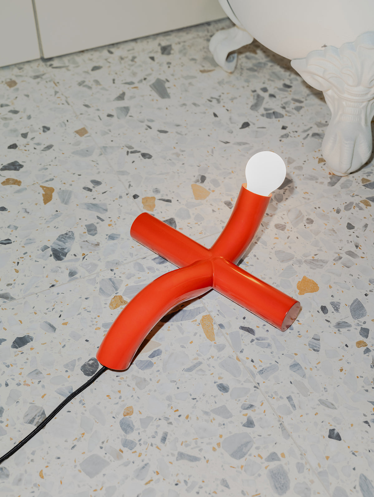 La Due Table Lamp by Valerie Objects - Red