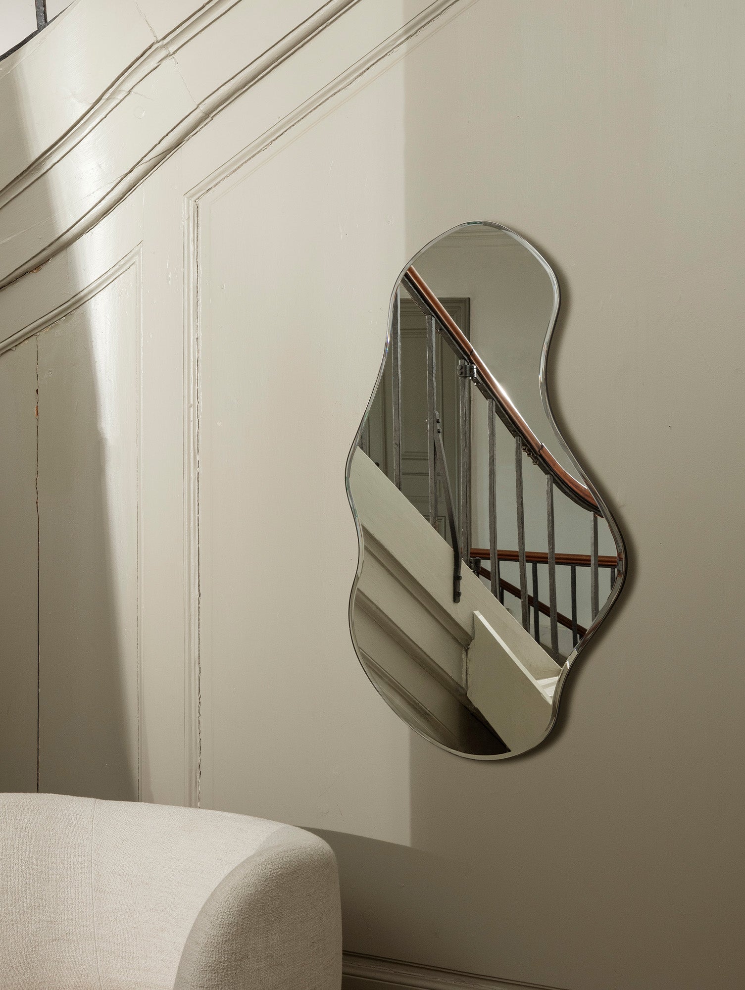 Pond Mirror by Ferm Living - Large / Dark Chrome