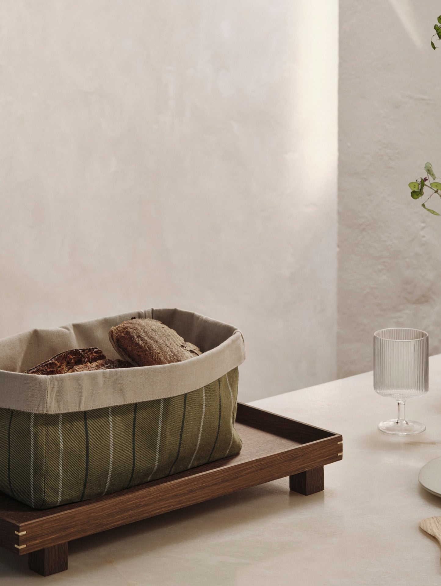 Bon wooden Tray