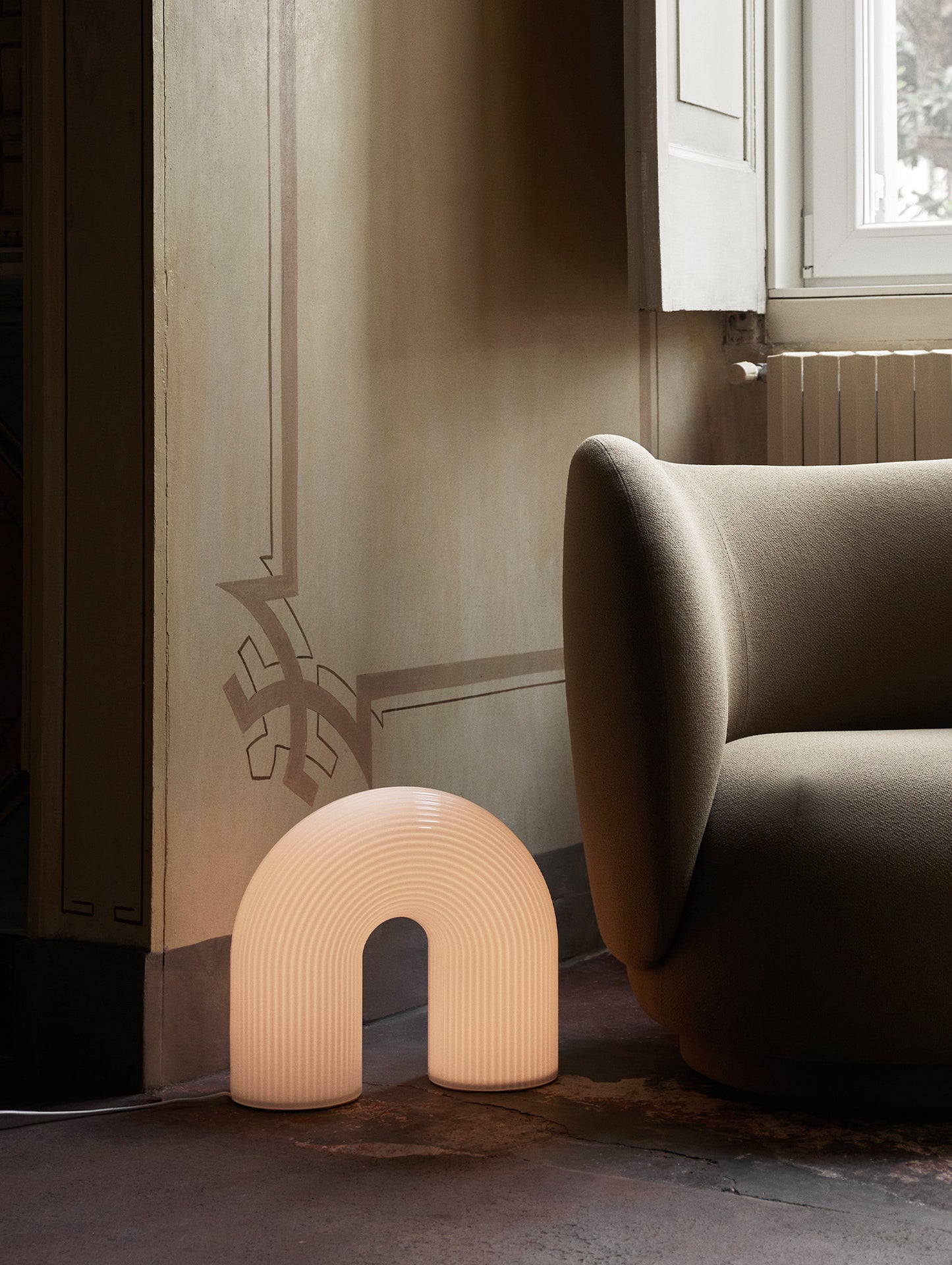 Vuelta Floor Lamp