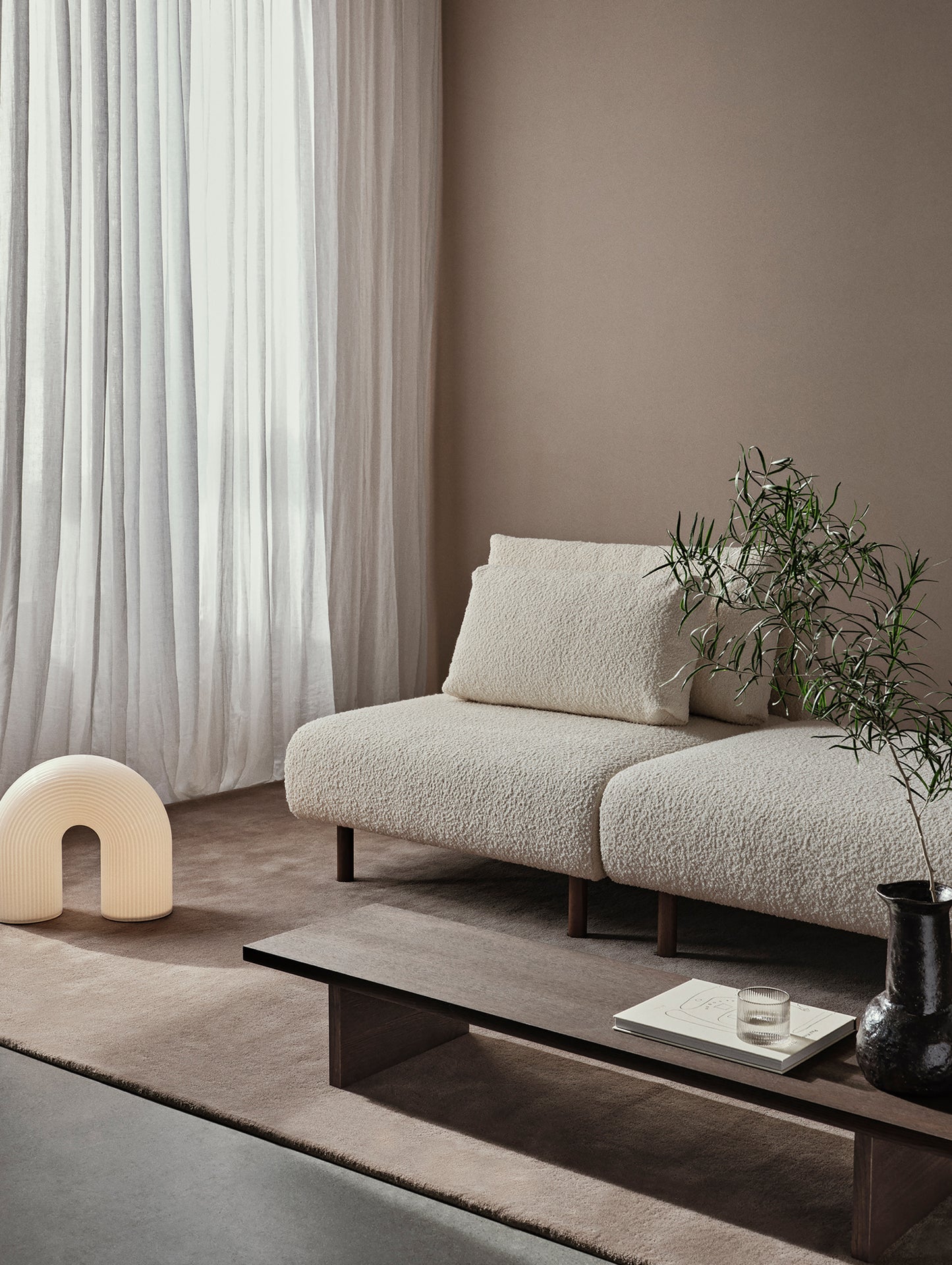 Vuelta Floor Lamp
