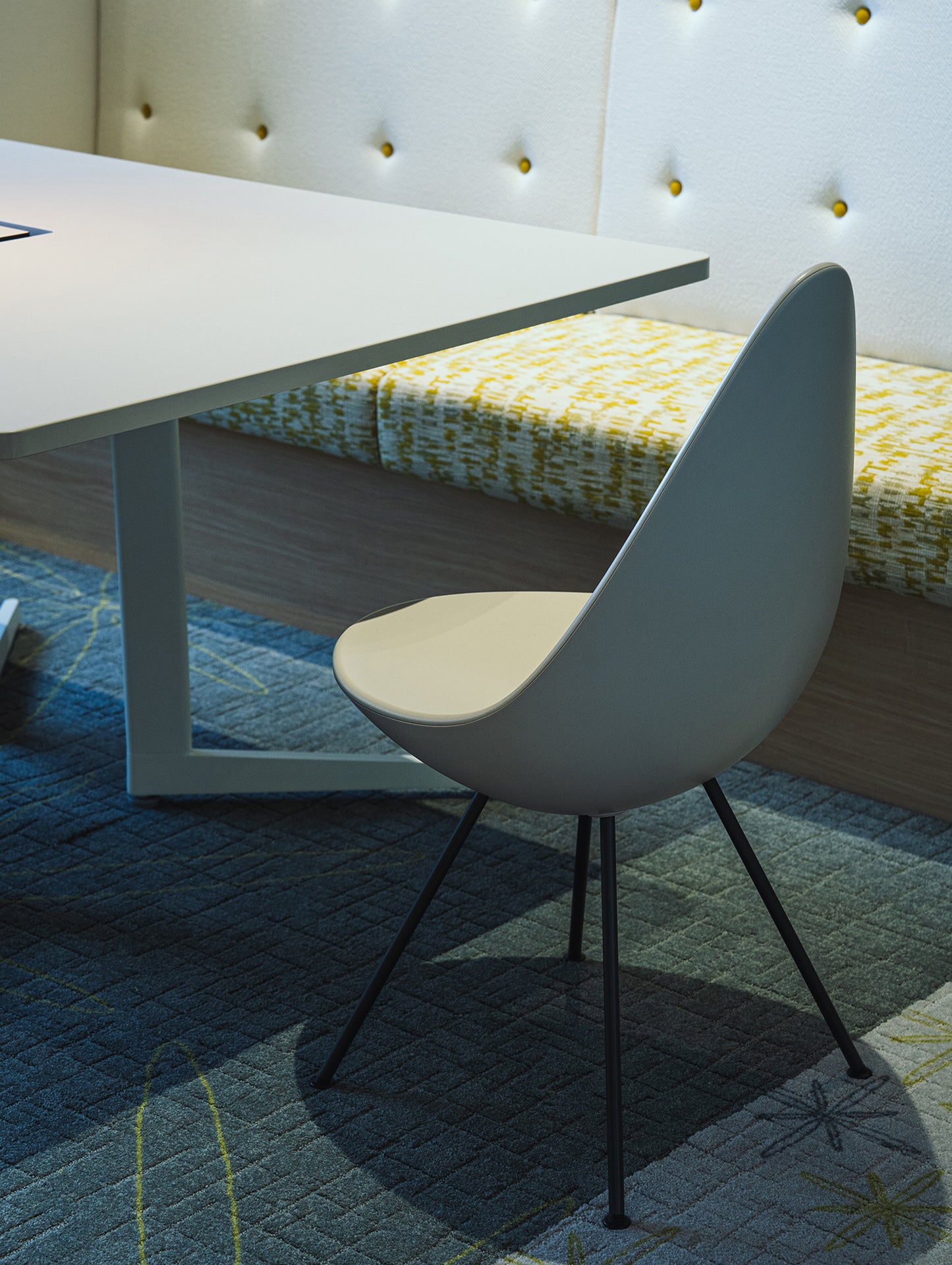 Drop Dining Chair Plastic (3110) by Fritz Hansen