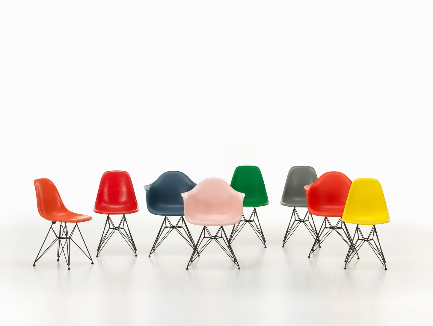 Eames DAR Plastic Armchair RE by Vitra