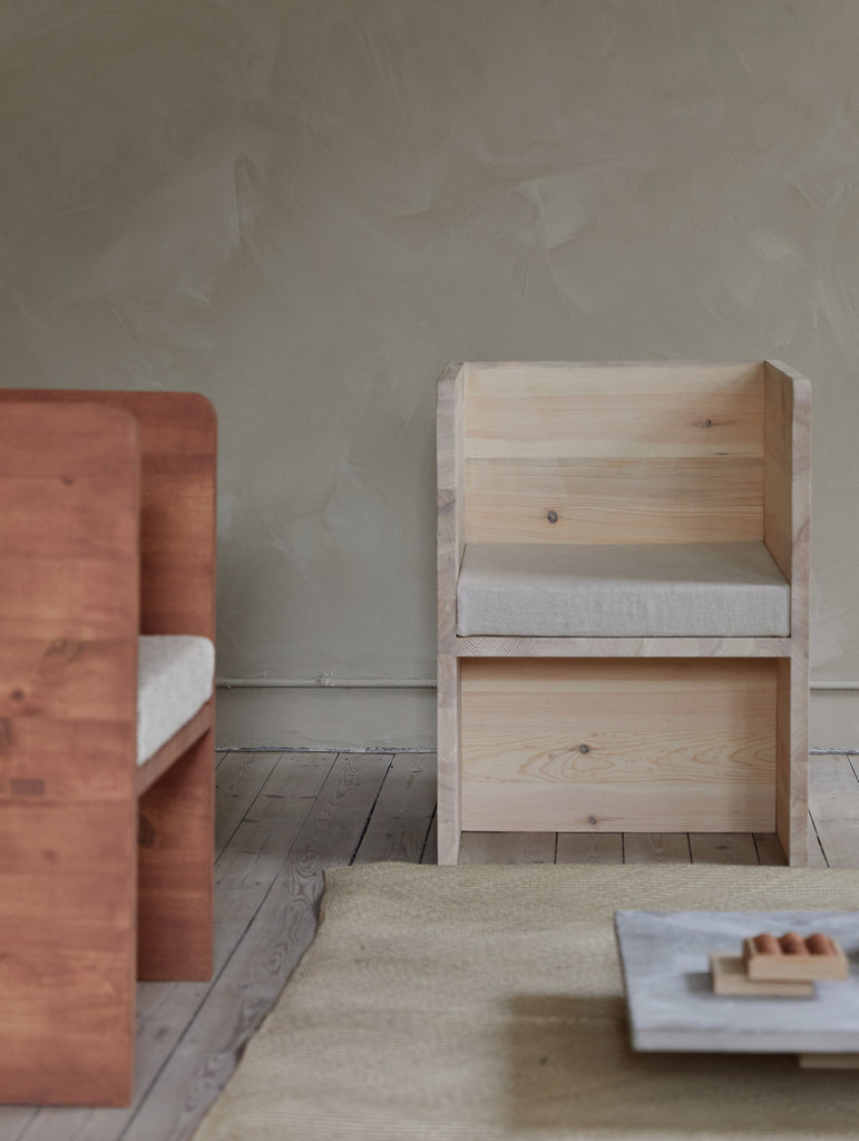Atelier Chair by Frama - Dark Terracotta Oiled Spruce / Natural Linen