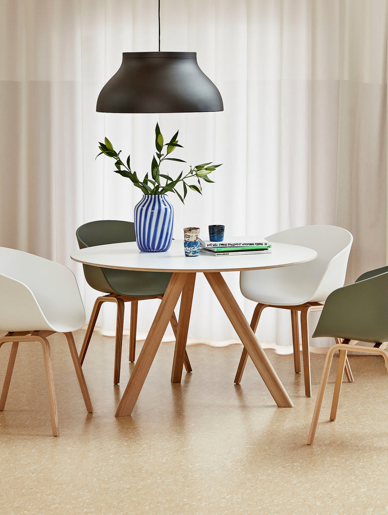 HAY CPH20 round table, 120 cm, lacquered walnut