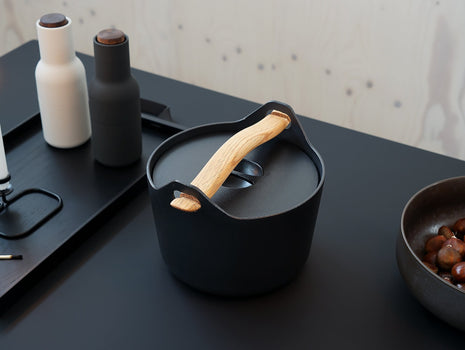 3L Sarpaneva Cast Iron Pot by Iittala
