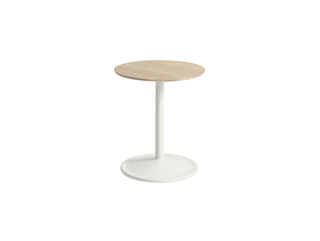 Soft Side Table by Muuto - Diameter : 41 cm / Height: 48 cm in solid oak top and off-white base