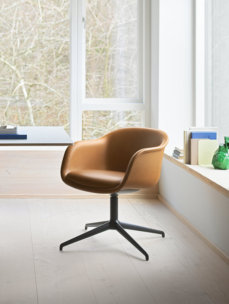 Fiber Conference Armchair with Swivel Base by Muuto - Cognac Refine Leather
