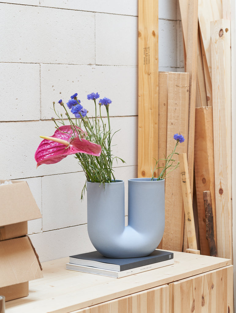 Kink Vase by Muuto - Light Blue