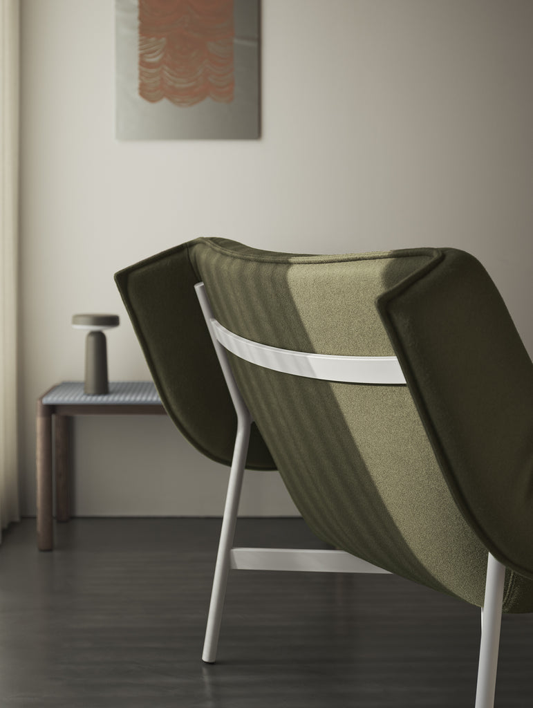 Wrap Lounge Chair by Muuto - Divina 984 / Grey Base